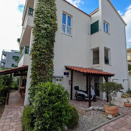 Apartment Goga 5 Promajna